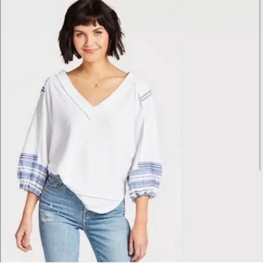 We The Free White V-Neck Blouse with Blue Embroidered Balloon Sleeves